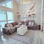בית נופש Pink Und