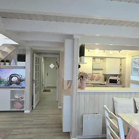 Pink Und - Meerblick, Sauna, Kamin & Whirlpool بيت للعطل بابي