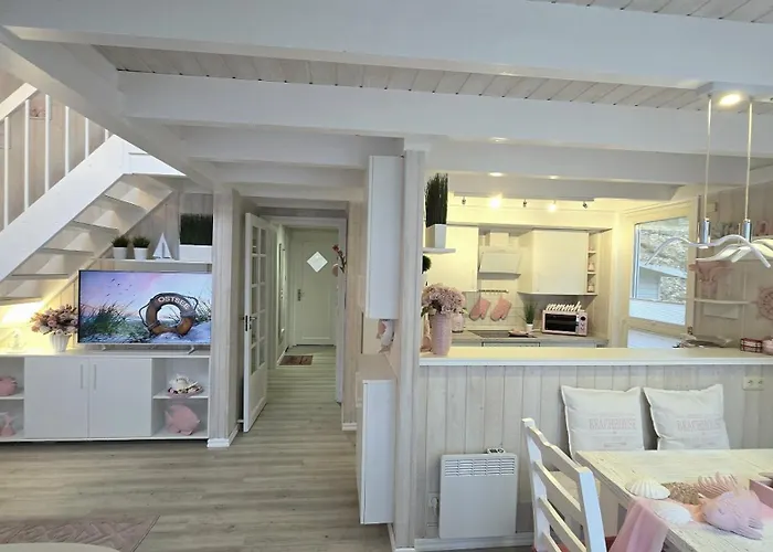 Pink Und Semesterbostad Baabe