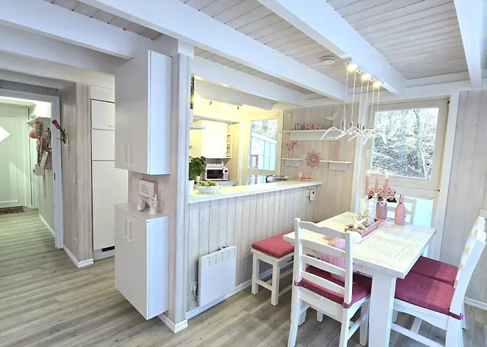 Pink Und Semesterbostad Baabe