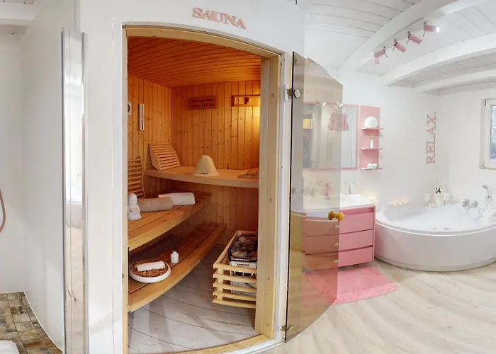 Pink Und Semesterbostad Baabe