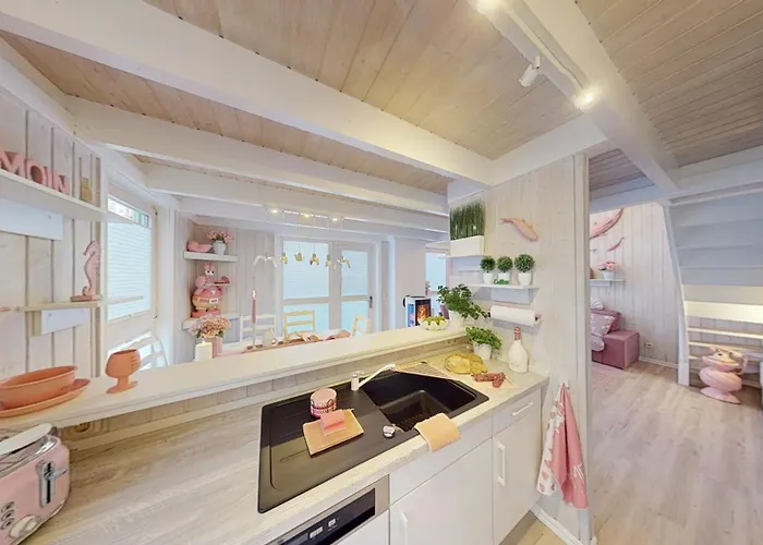 Pink Und Semesterbostad